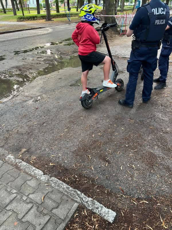 Kontrole policji w Międzychodzie dotyczące hulajnóg elektrycznych